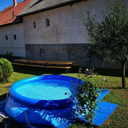 Erdei Termalfurdo Akar Csoportoknak Is.
